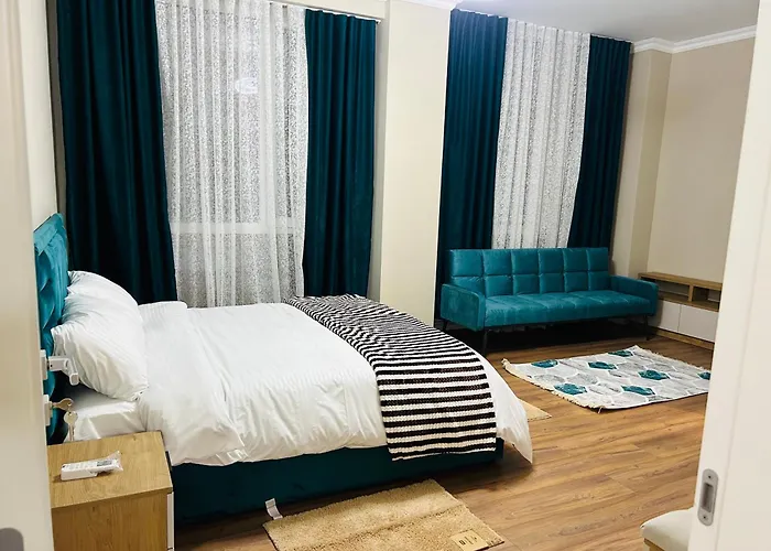 Tiki Luxury In Center