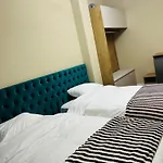 Tiki Luxury In Center *