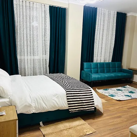 Tiki Luxury In Center