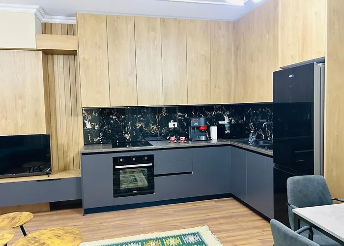 Tiki Luxury In Center شقة تيرانا