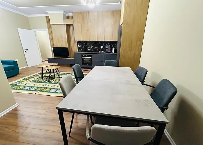 Tiki Luxury In Center تيرانا